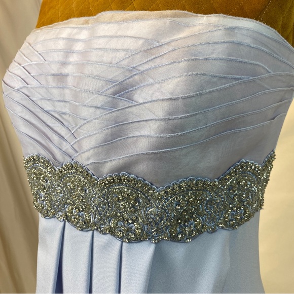 DAY MOR  COUTURE - Picture 3 of 9